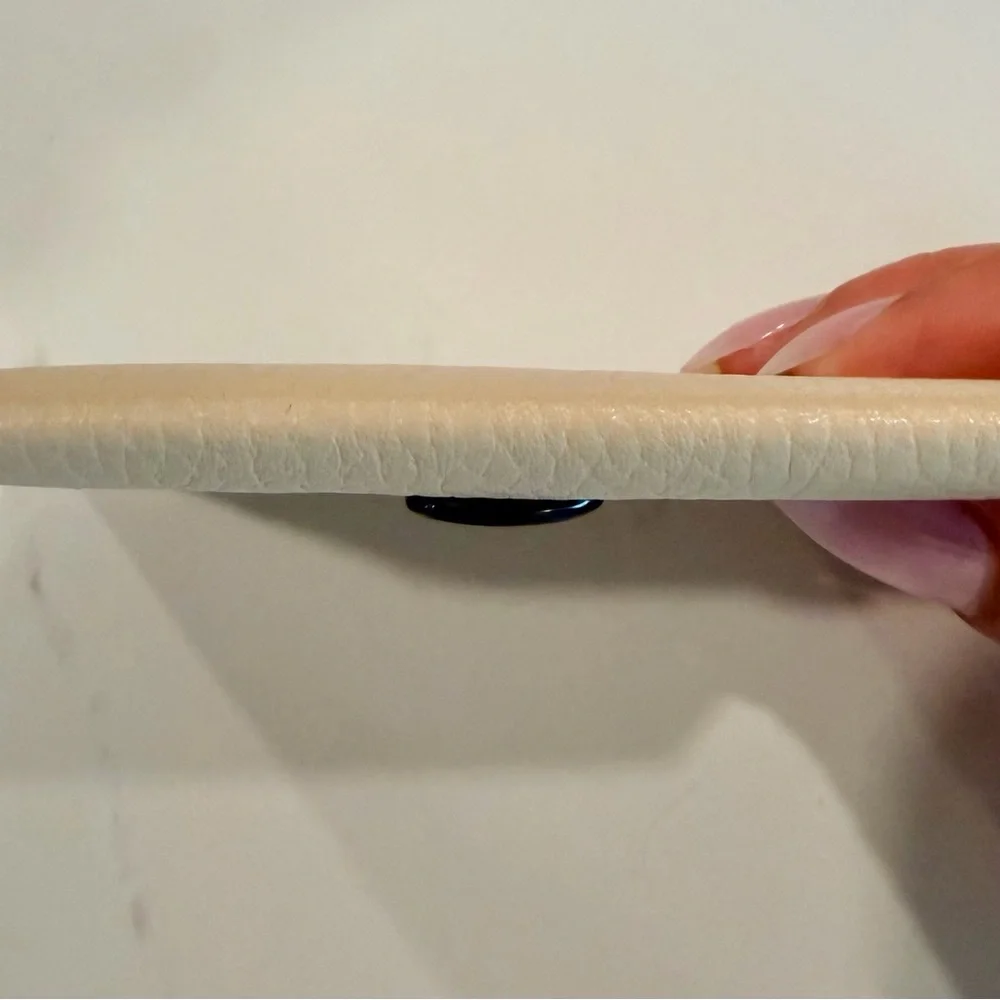 Coach Pebbled Leather Card Case Holder in Cream with Black 'C' Logo NWOT - Picture 5 of 12